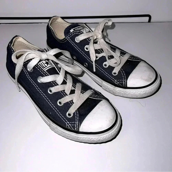 Converse Chuck Taylor all star shoes youth size 1 Grey  & White Barely Worn - Picture 1 of 7